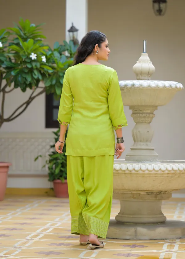 Lime_Green_Cotton_Premium_And_Elegant_Kurta_Sets_For_Women
