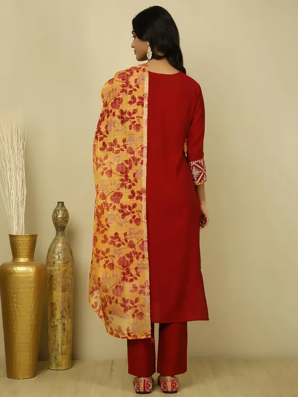 Maroon_Jaipur_Kurti_Maroon_Silk_Blend_Embroidered_Suit_Set