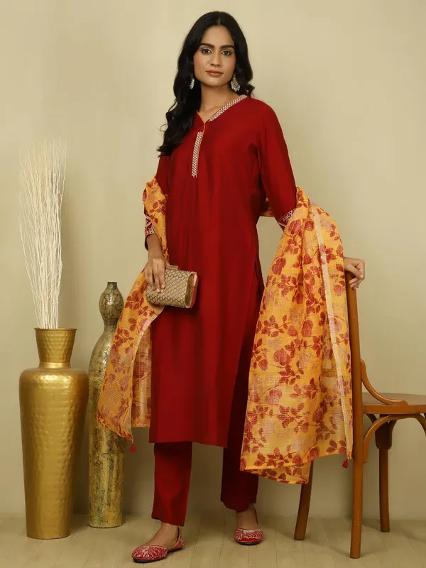 Maroon_Jaipur_Kurti_Maroon_Silk_Blend_Embroidered_Suit_Set