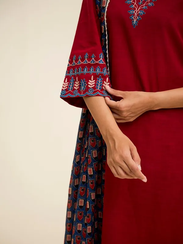 Maroon_Jaipur_Kurti_Embroidered_Cotton_Kurta_Set_With_Dupatta