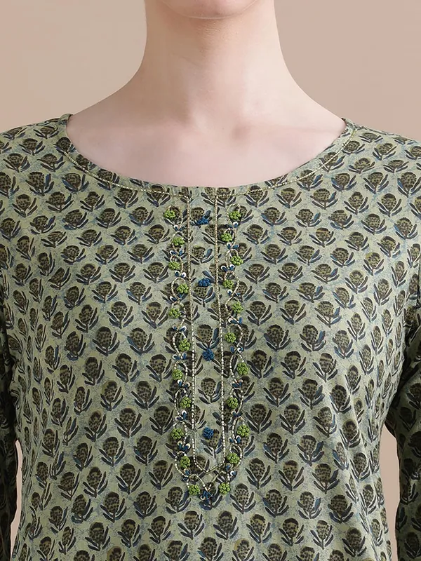 Green_Jaipur_Kurti_Pure_Cotton_Embroidered_Straight_Sawar_Suit_Sets_With_Dupatta