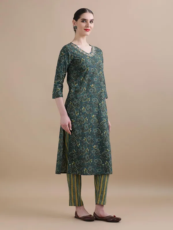 Green_Jaipur_Kurti_Pure_Cotton_Floral_Embroidered_Sawar_Suit_Sets_With_Dupatta