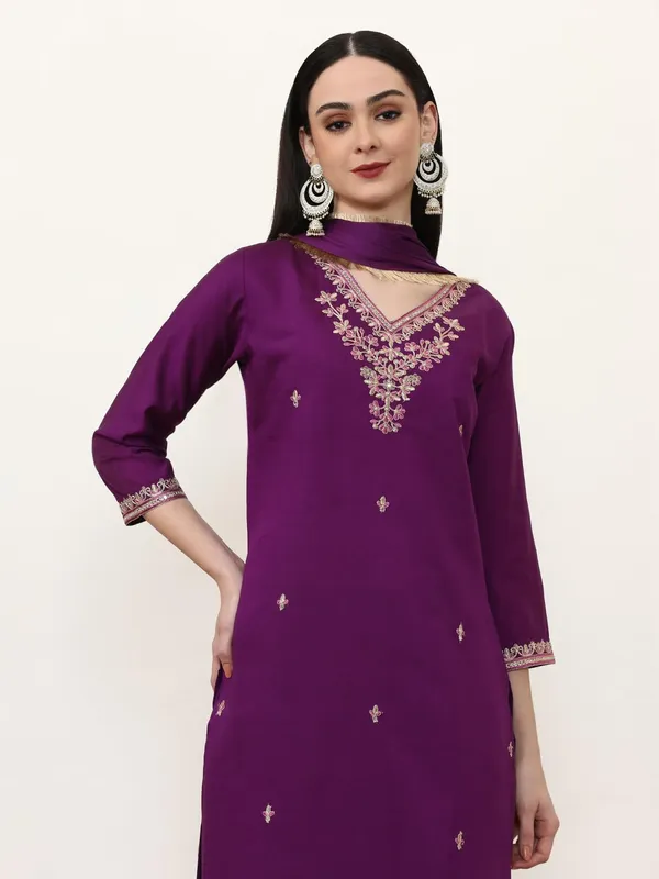 Purple_Jaipur_Kurti_Embroidered_Ethnic_Motifs_Kurta_Sets_With_Dupatta