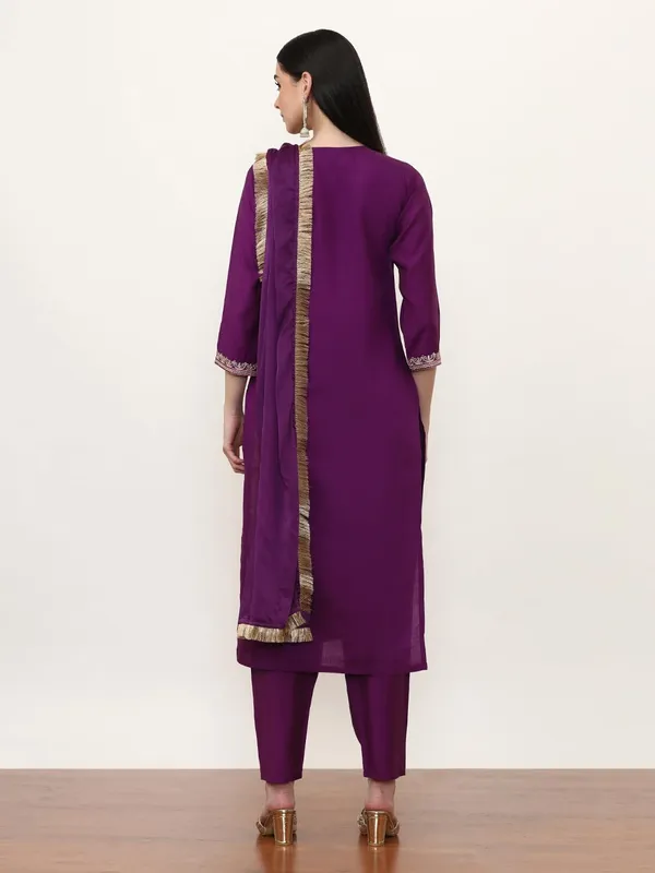 Purple_Jaipur_Kurti_Embroidered_Ethnic_Motifs_Kurta_Sets_With_Dupatta
