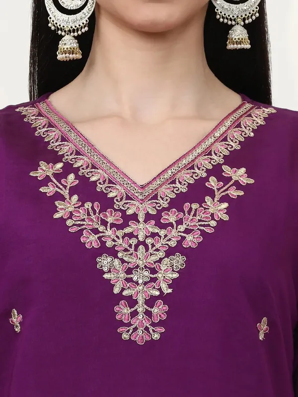 Purple_Jaipur_Kurti_Embroidered_Ethnic_Motifs_Kurta_Sets_With_Dupatta