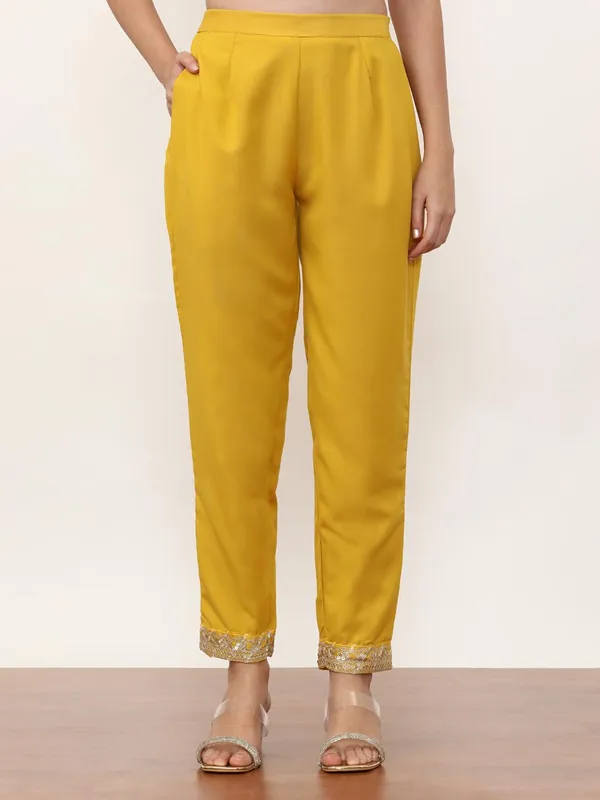Mustard_Jaipur_Kurti_Embroidered_Ethnic_Motifs_Kurta_Sets_With_Dupatta