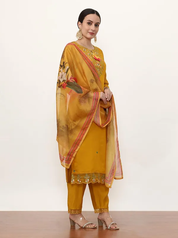 Mustard_Jaipur_Kurti_Floral_Embroidered_Silk_Blend_Straight_Kurta_And_Trousers_Sets