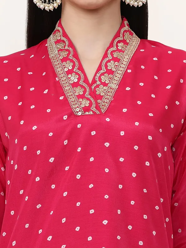 Magenta_Jaipur_Kurti_Embroidered_Ethnic_Motifs_Kurta_Sets_With_Dupatta