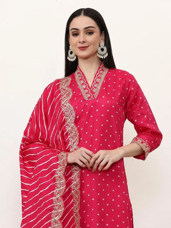 Magenta_Jaipur_Kurti_Embroidered_Ethnic_Motifs_Kurta_Sets_With_Dupatta
