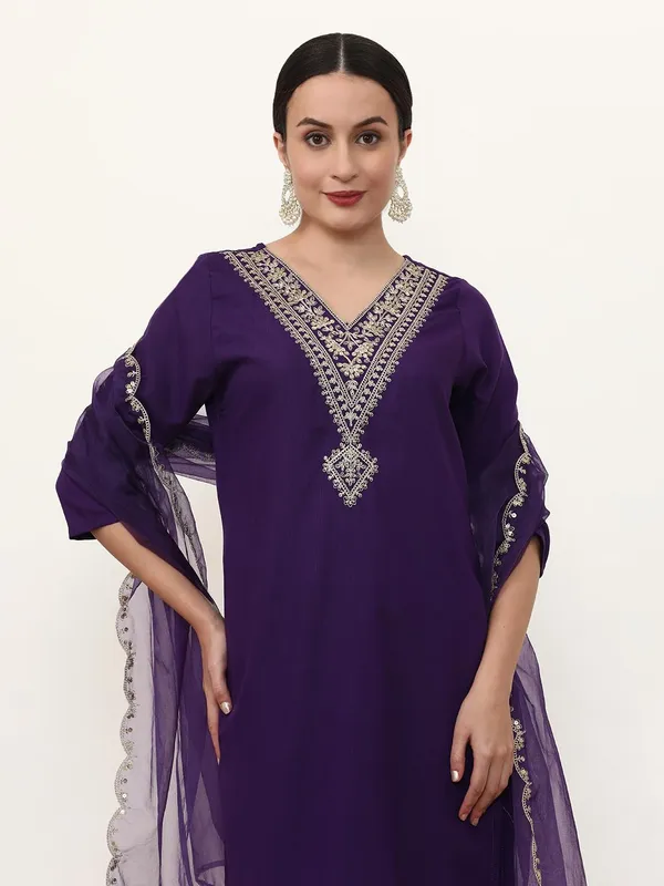 Purple_Jaipur_Kurti_Embroidered_Ethnic_Motifs_Kurta_Sets_With_Dupatta