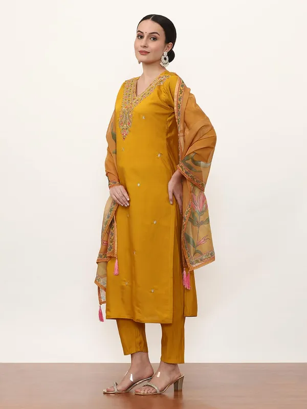 Yellow_Jaipur_Kurti_Floral_Printed_Anarkali_Poly_Chiffon_Flared_Kurta_And_Churidar_Sets