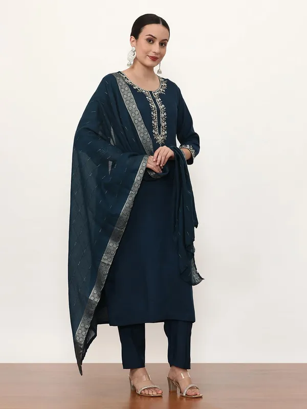 Navy_Blue_Jaipur_Kurti_Solid_Embroidered_Straight_Kurta_And_Trousers_Sets