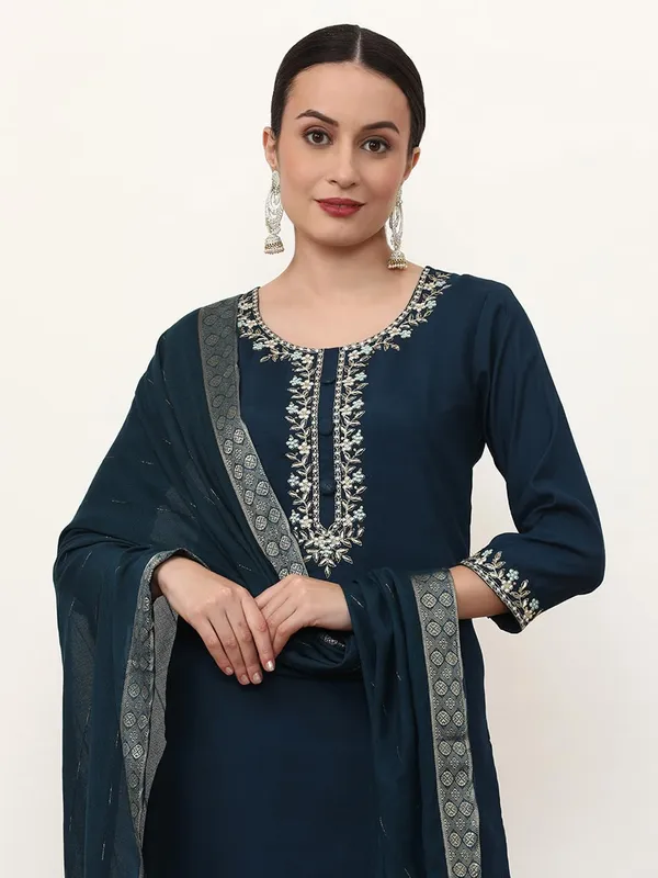 Navy_Blue_Jaipur_Kurti_Solid_Embroidered_Straight_Kurta_And_Trousers_Sets