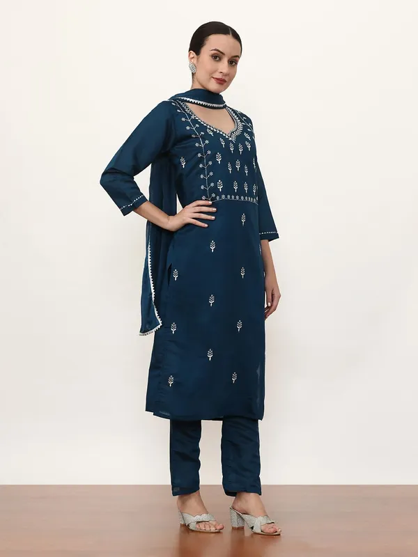Teal_Jaipur_Kurti_Embroidered_Ethnic_Motifs_Kurta_Sets_With_Dupatta