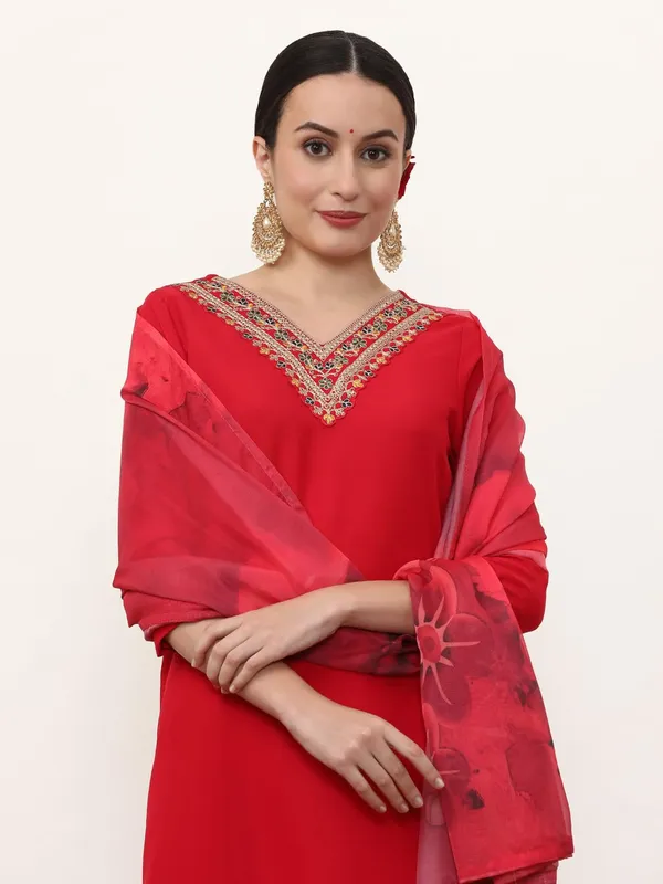Red_Jaipur_Kurti_Floral_Embroidered_Silk_Blend_Straight_Kurta_And_Trousers_Sets