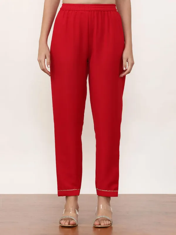Red_Jaipur_Kurti_Floral_Embroidered_Silk_Blend_Straight_Kurta_And_Trousers_Sets