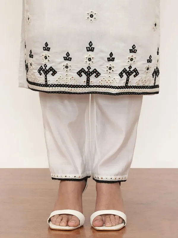 Black_Jaipur_Kurti_Embroidered_Pure_Silk_Solid_Kurta_Sets_With_Dupatta