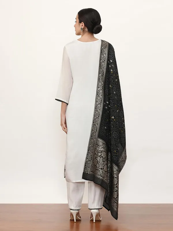 Black_Jaipur_Kurti_Embroidered_Pure_Silk_Solid_Kurta_Sets_With_Dupatta