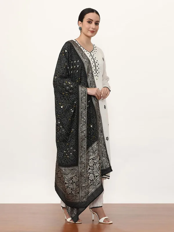 Black_Jaipur_Kurti_Embroidered_Pure_Silk_Solid_Kurta_Sets_With_Dupatta
