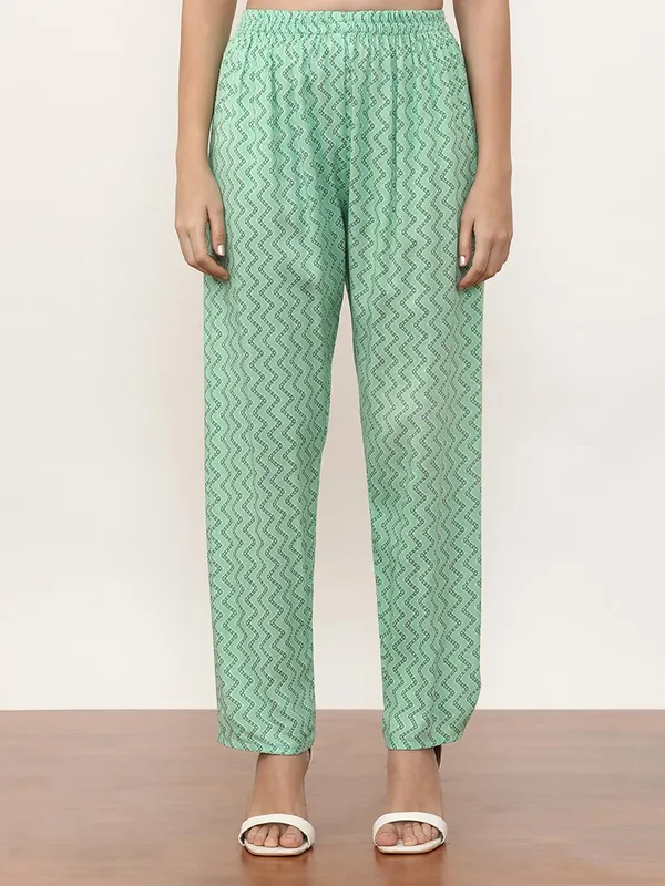 Green_Jaipur_Kurti_Embroidered_Linen_Floral_Kurta_Sets_With_Dupatta