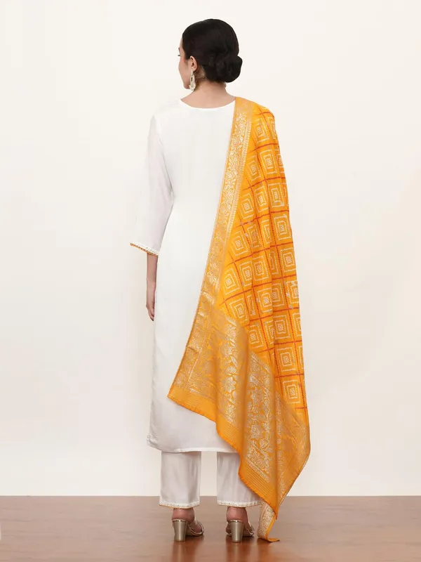 Mustard_Jaipur_Kurti_Embroidered_Pure_Silk_Solid_Kurta_Sets_With_Dupatta