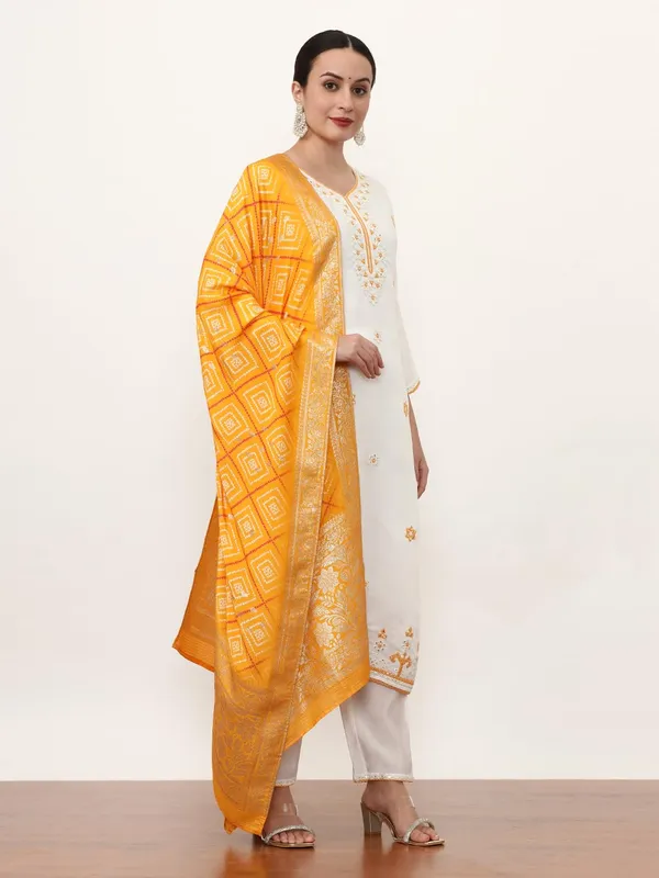 Mustard_Jaipur_Kurti_Embroidered_Pure_Silk_Solid_Kurta_Sets_With_Dupatta