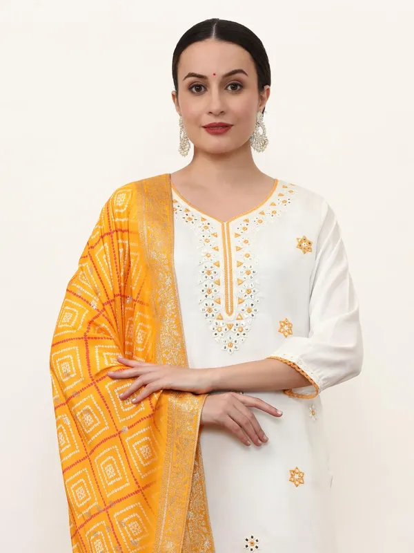 Mustard_Jaipur_Kurti_Embroidered_Pure_Silk_Solid_Kurta_Sets_With_Dupatta