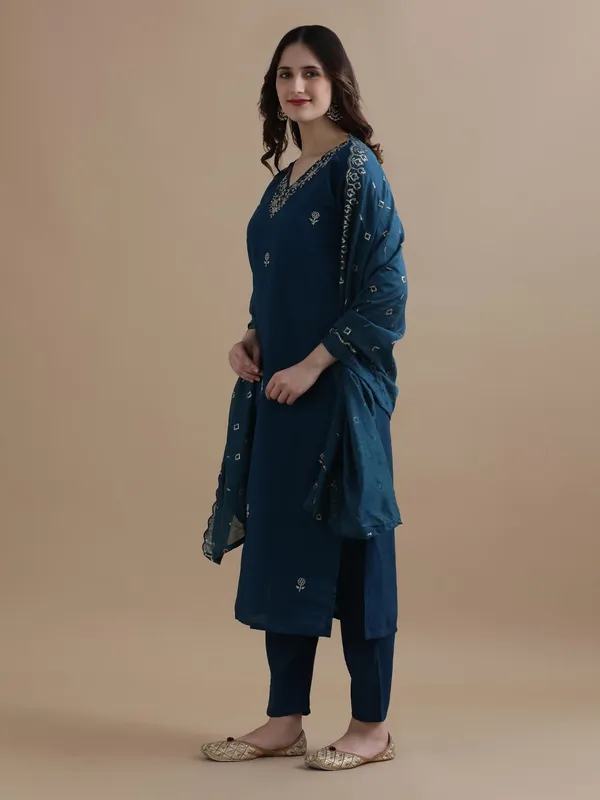 Navy_Blue_Jaipur_Kurti_Embroidered_Chanderi_Cotton_Ethnic_Motifs_Kurta_Sets_With_Dupatta