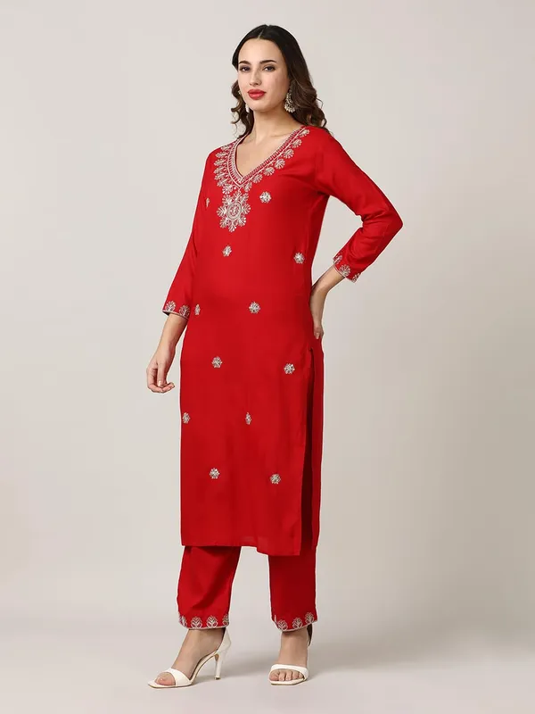Maroon_Jaipur_Kurti_Embroidered_Floral_Straight_Kurta_Sets