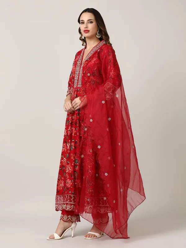 Red_Jaipur_Kurti_Embroidered_Floral_Flared_Kurta_Sets_With_Dupatta