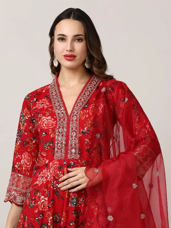 Red_Jaipur_Kurti_Embroidered_Floral_Flared_Kurta_Sets_With_Dupatta