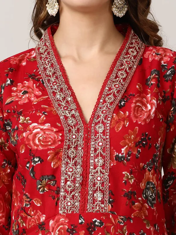 Red_Jaipur_Kurti_Embroidered_Floral_Flared_Kurta_Sets_With_Dupatta