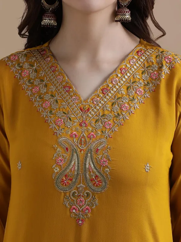 Mustard_Jaipur_Kurti_Embroidered_Chanderi_Cotton_Ethnic_Motifs_Kurta_Sets_With_Dupatta