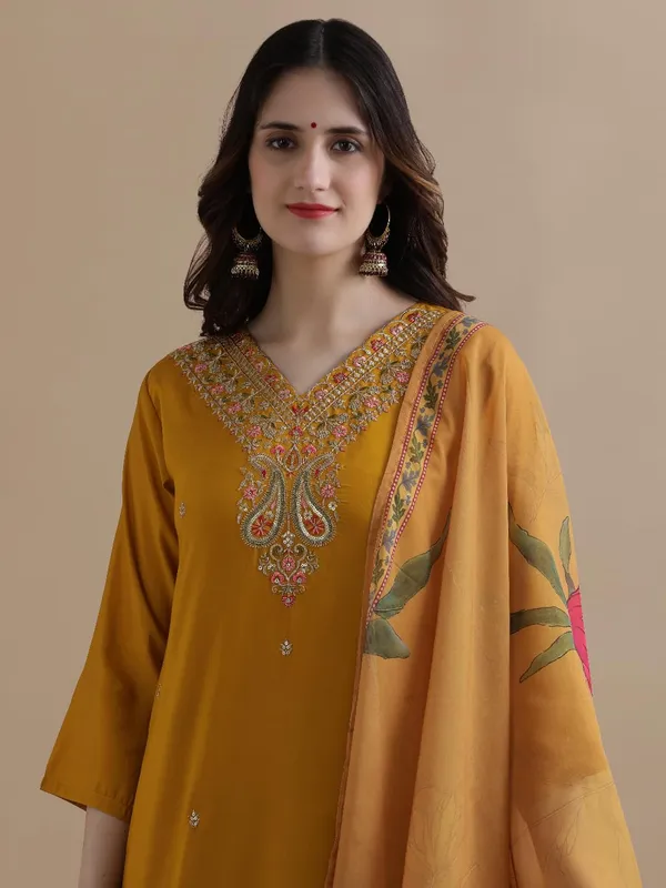 Mustard_Jaipur_Kurti_Embroidered_Chanderi_Cotton_Ethnic_Motifs_Kurta_Sets_With_Dupatta
