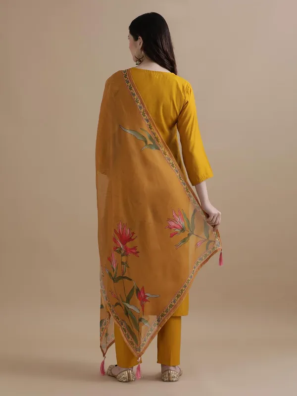 Mustard_Jaipur_Kurti_Embroidered_Chanderi_Cotton_Ethnic_Motifs_Kurta_Sets_With_Dupatta