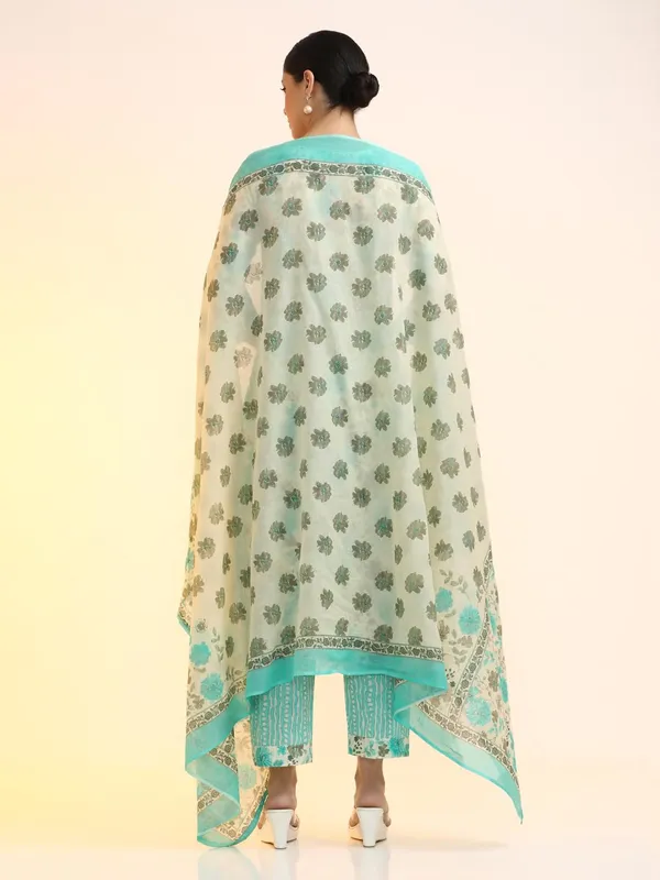 Sky_Blue_Jaipur_Kurti_Embroidered_Pure_Cotton_Floral_Kurta_Sets_With_Dupatta