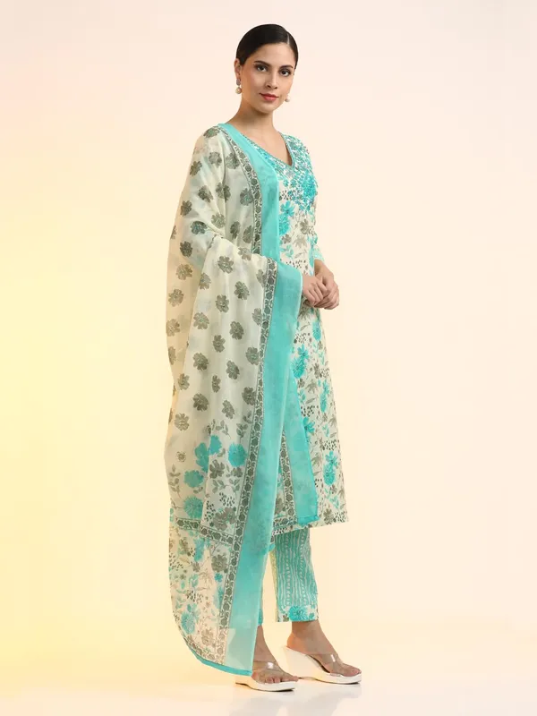 Sky_Blue_Jaipur_Kurti_Embroidered_Pure_Cotton_Floral_Kurta_Sets_With_Dupatta