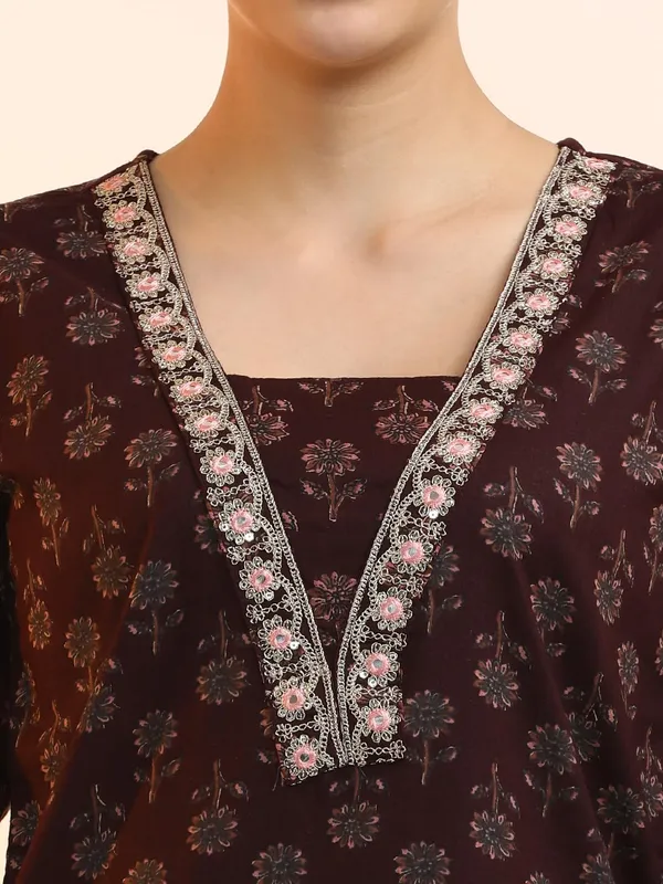 Maroon_Jaipur_Kurti_Embroidered_Pure_Cotton_Floral_Kurta_Sets_With_Dupatta