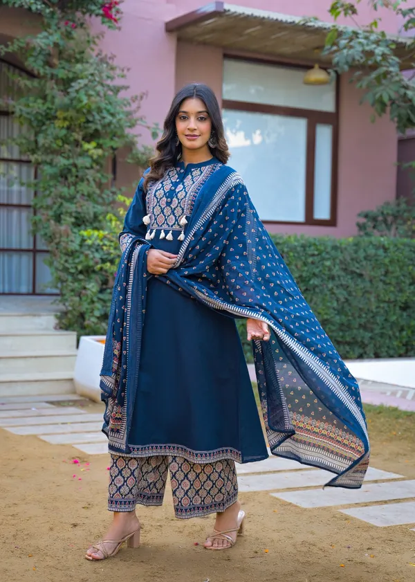 Multicolour_Festive_Rust_Red_Embroidered_Kurta_Set_With_Matching_Dupatta