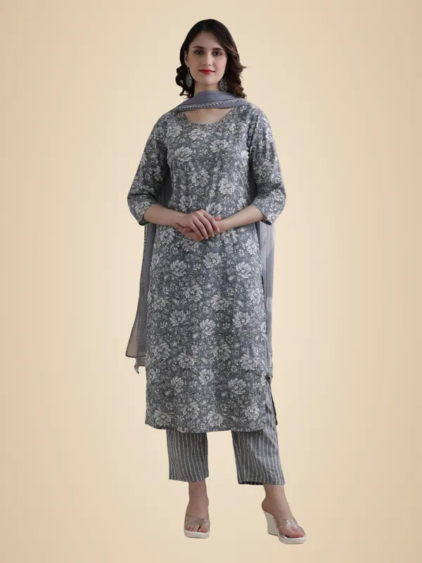 Grey_Jaipur_Kurti_Floral_Printed_Thread_Work_Pure_Cotton_Kurta_With_Pant_And_Chiffon_Dupatta