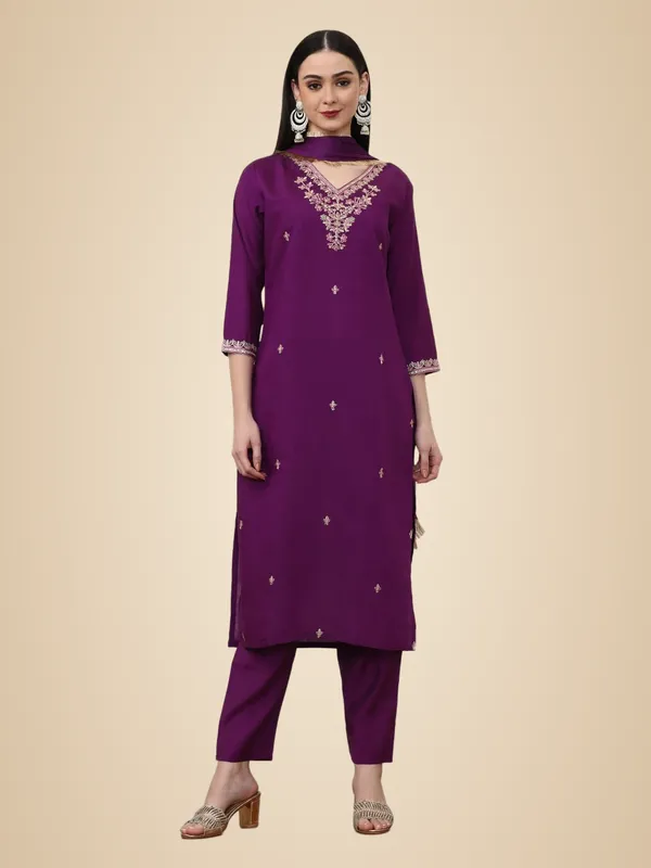 Purple_Jaipur_Kurti_Embroidered_Ethnic_Motifs_Kurta_Sets_With_Dupatta