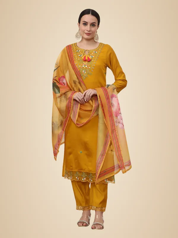 Mustard_Jaipur_Kurti_Floral_Embroidered_Silk_Blend_Straight_Kurta_And_Trousers_Sets