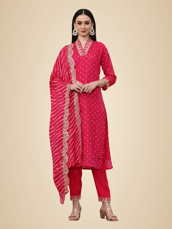 Magenta_Jaipur_Kurti_Embroidered_Ethnic_Motifs_Kurta_Sets_With_Dupatta