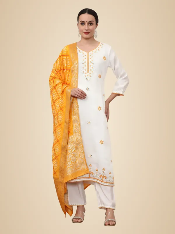 Mustard_Jaipur_Kurti_Embroidered_Pure_Silk_Solid_Kurta_Sets_With_Dupatta