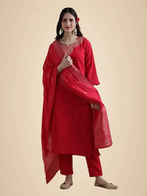 Red_Jaipur_Kurti_Embroidered_Organza_Ethnic_Motifs_Kurta_Sets_With_Dupatta