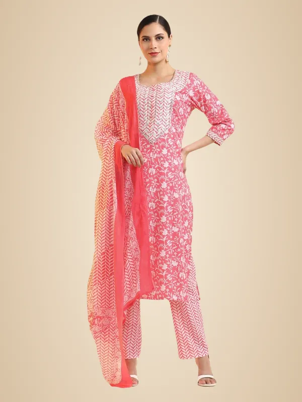 Light_Peach_Jaipur_Kurti_Embroidered_Pure_Cotton_Floral_Kurta_Sets_With_Dupatta