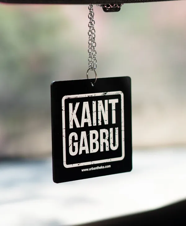 Kaint_Gabru_Car_Hanging