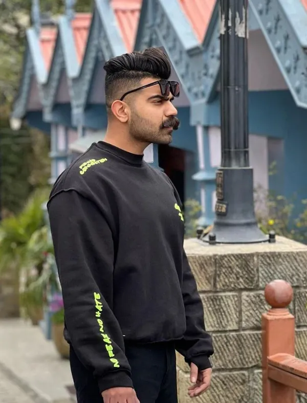 G_O_A_T_Sweatshirt_Neon_Green