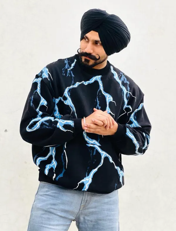 Lightning_Sweatshirt_|_Black