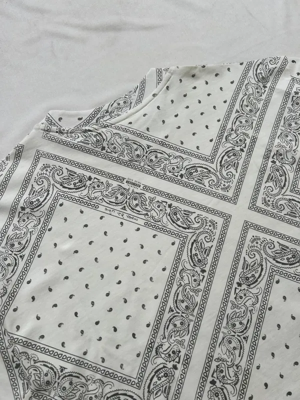 Bandana_Print_White_Uni_Drop_T-Shirt